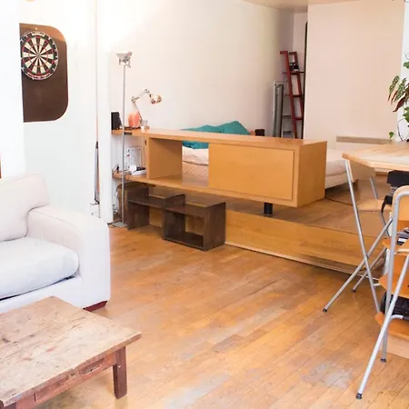 Lovely In The Heart Of The 11th District Apartment